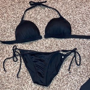 Venus black bikini